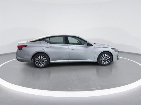 Certified 2024 Nissan Altima 2.5 SV image 9