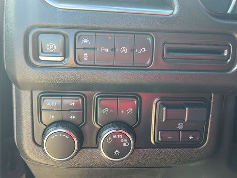 Used 2021 Chevrolet Tahoe LT w/ LT Signature Package AWD/4WD image 12