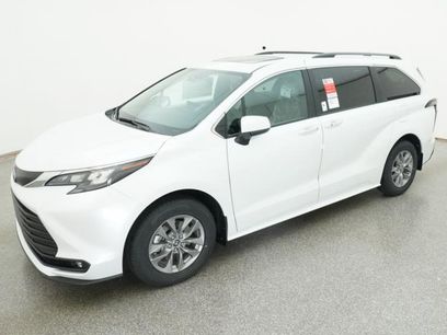 New 2025 Toyota Sienna XLE