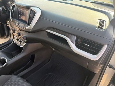 Used 2024 GMC Terrain SLE w/ Driver Convenience Package AWD/4WD image 26