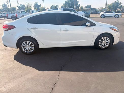 Used 2017 Kia Forte LX FWD image 9
