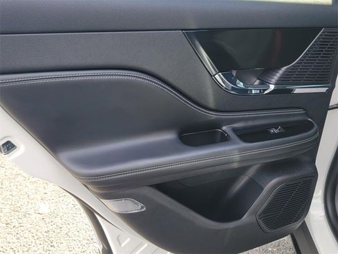 Used 2022 Lincoln Corsair Standard w/ Equipment Group 101A image 11