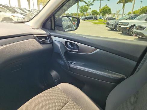 Certified 2022 Nissan Rogue Sport S image 18