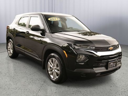 Used 2023 Chevrolet TrailBlazer LS FWD image 1