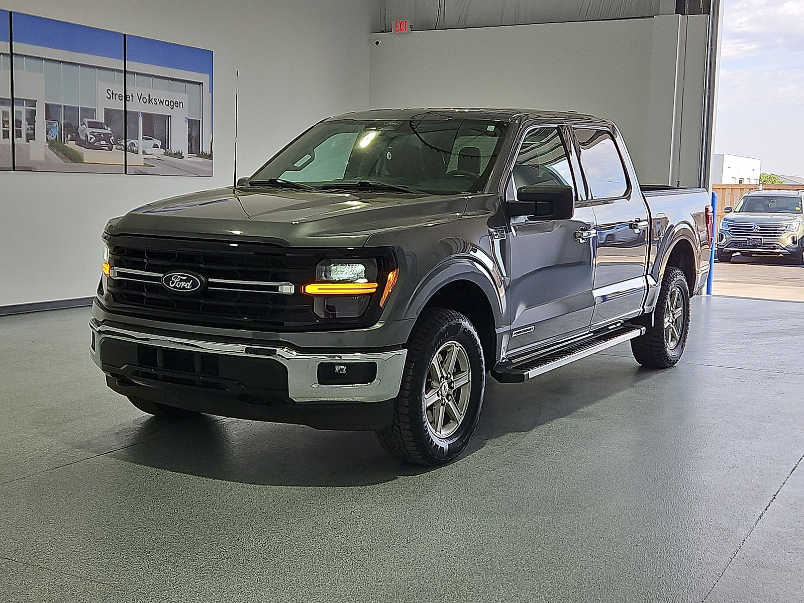 Used 2025 Ford F150 XLT w/ Equipment Group 301A Standard AWD/4WD image 4