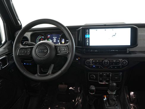 Used 2024 Jeep Wrangler Unlimited w/ Convenience Group image 15