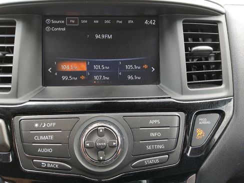 Used 2019 Nissan Pathfinder SV FWD image 25