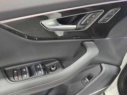 Used 2025 Audi Q7 3.0T Premium Plus image 23