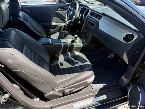 Used 2011 Ford Mustang GT Premium w/ Security Pkg RWD image 12