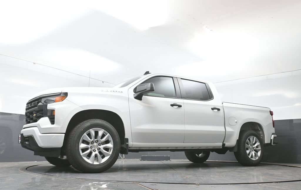 Used 2023 Chevrolet Silverado 1500 Custom AWD/4WD image 48