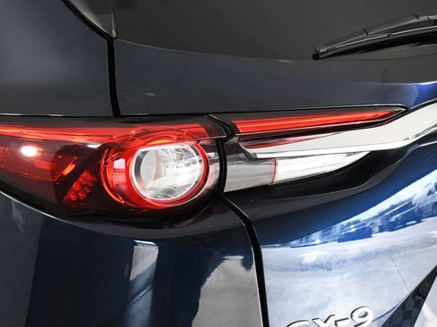 Used 2023 MAZDA CX-9 Touring image 34