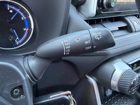 Used 2024 Toyota RAV4 LE AWD/4WD image 25