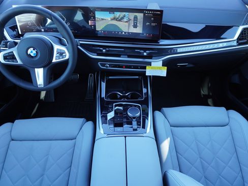 New 2025 BMW X7 xDrive40i w/ M Sport Package image 3
