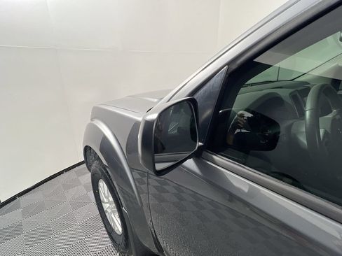 Used 2021 Nissan Frontier SV AWD/4WD image 10
