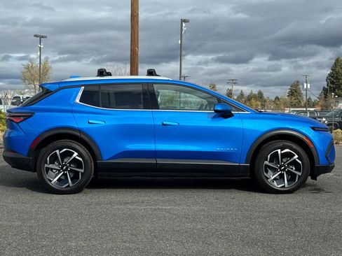 New 2026 Chevrolet Equinox EV LT image 8