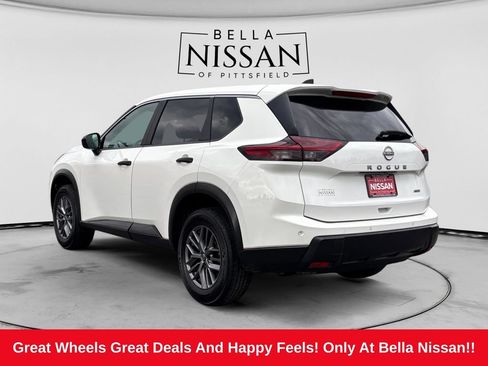 Used 2024 Nissan Rogue S AWD/4WD image 3