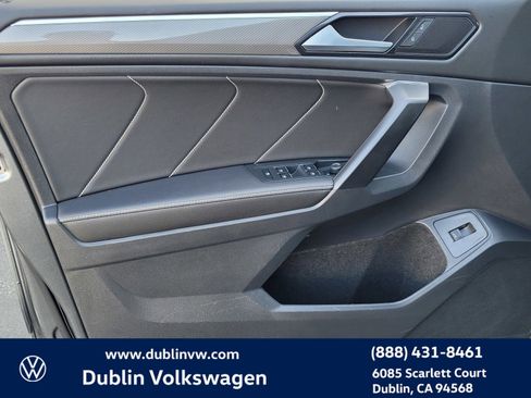 Used 2023 Volkswagen Tiguan SE R-Line image 17