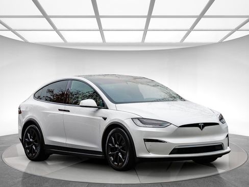 Used 2023 Tesla Model X image 5