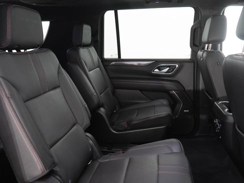 Used 2022 Chevrolet Suburban RST w/ Luxury Package AWD/4WD image 12