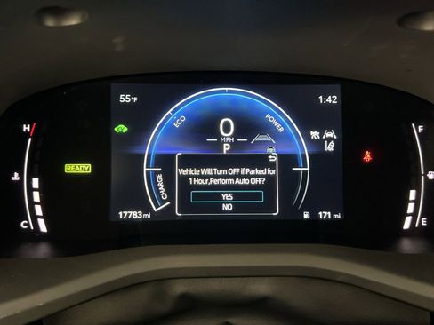 Used 2025 Toyota Camry SE image 17