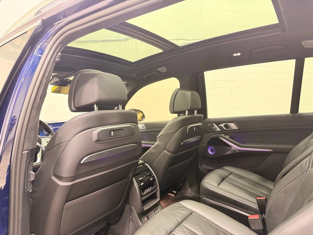 Used 2025 BMW ALPINA XB7 AWD/4WD image 33
