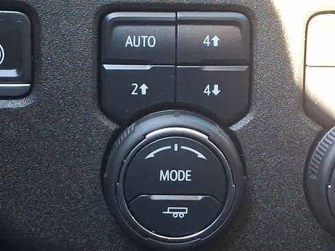 Used 2024 Chevrolet Silverado 1500 High Country w/ Z71 Off-Road Package image 26