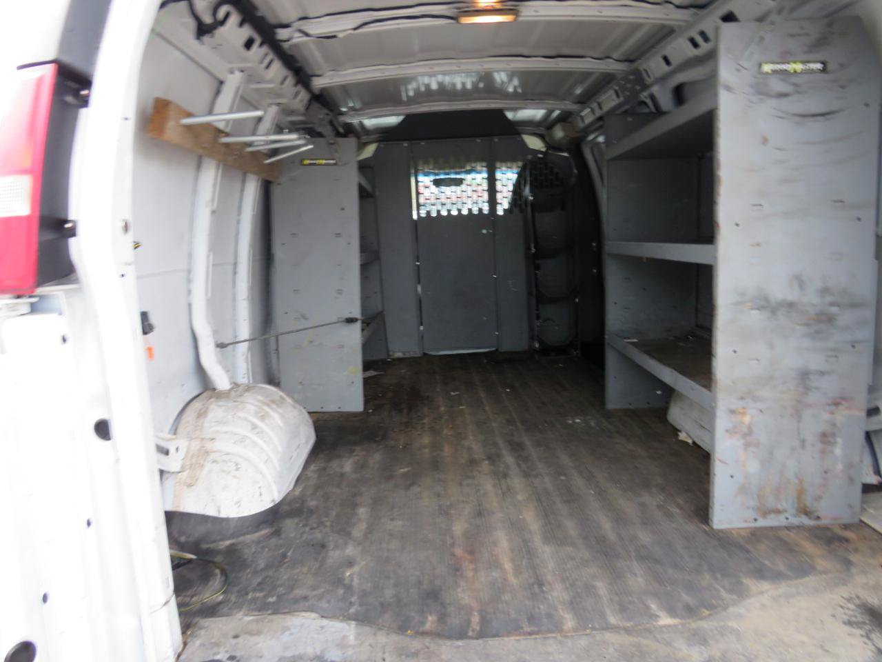 Used 2014 Chevrolet Express 2500 RWD image 28