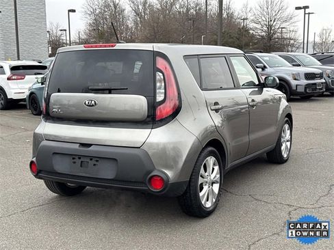 Used 2015 Kia Soul + image 2