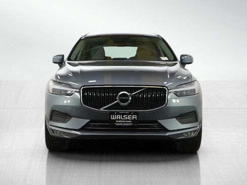 Used 2021 Volvo XC60 T5 Momentum w/ Premium Package image 8