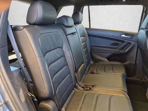 Used 2018 Volkswagen Tiguan SEL Premium AWD/4WD image 18