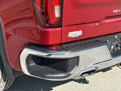 Used 2022 GMC Sierra 1500 SLT w/ SLT Premium Package image 11