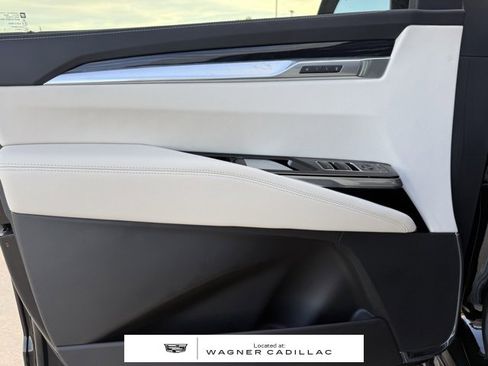 Used 2025 Cadillac Escalade Sport w/ LPO, ONYX Package image 12