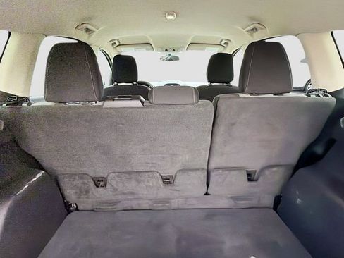 Used 2019 Ford Escape SE image 25