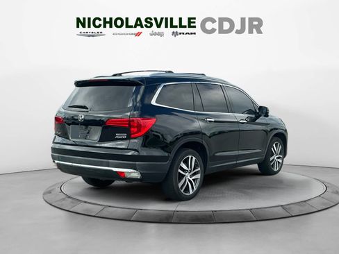 Used 2018 Honda Pilot Touring image 5