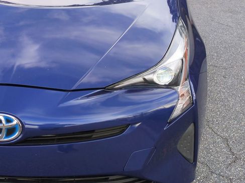 Certified 2016 Toyota Prius Three image 10