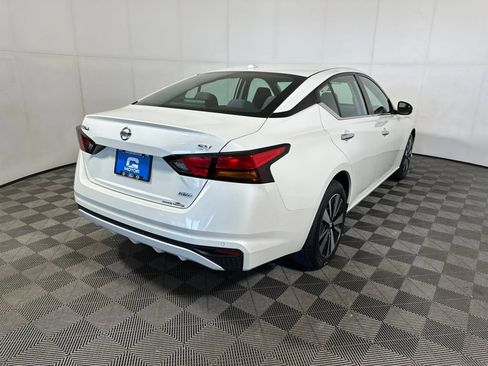 Used 2022 Nissan Altima 2.5 SV AWD/4WD image 7