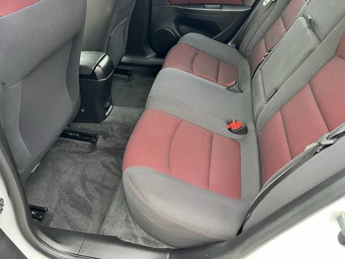 Used 2014 Chevrolet Cruze LT FWD image 12