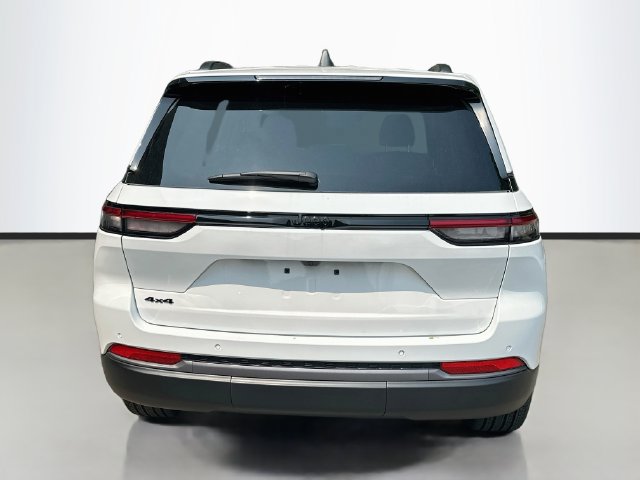 New 2026 Jeep Grand Cherokee Limited w/ Limited Altitude Package AWD/4WD image 6