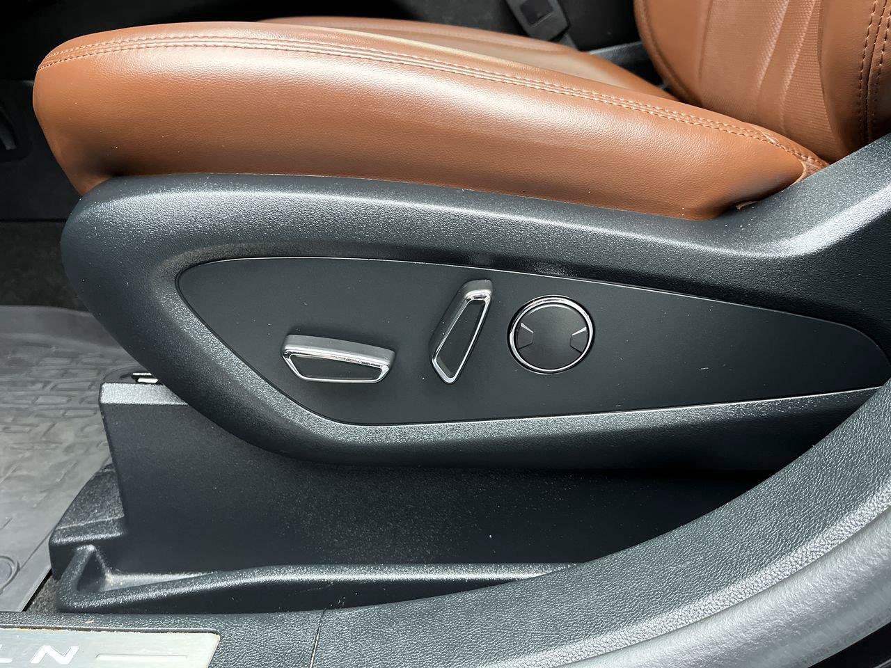 Used 2020 Lincoln Nautilus Reserve AWD/4WD image 13
