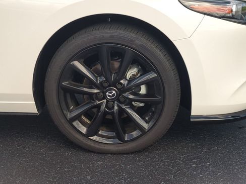 New 2025 MAZDA MAZDA3 Hatchback w/Premium Plus Pkg image 11