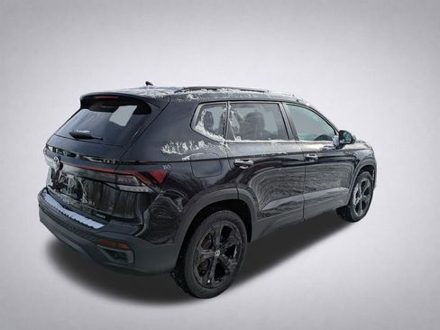 New 2026 Volkswagen Taos SE AWD/4WD image 3