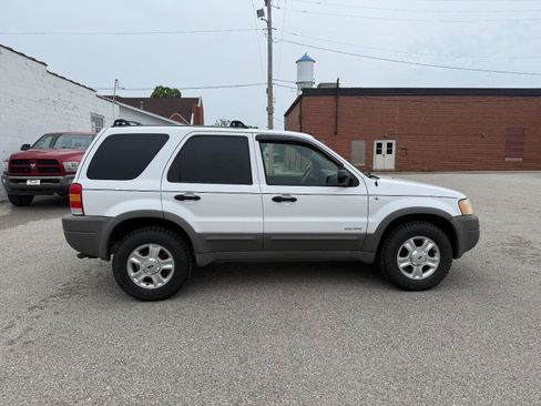 Used 2001 Ford Escape XLT AWD/4WD image 4