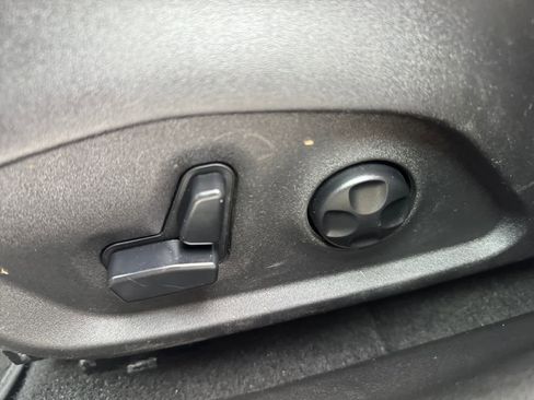 Used 2015 Jeep Renegade Limited image 16