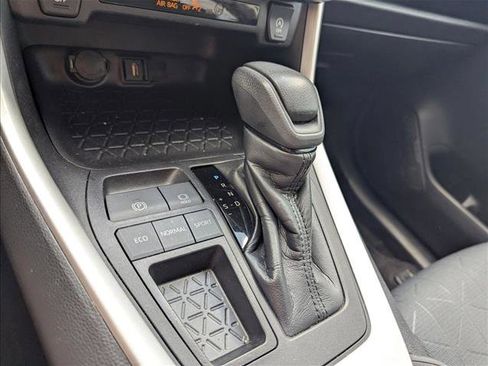 Used 2021 Toyota RAV4 XLE image 15