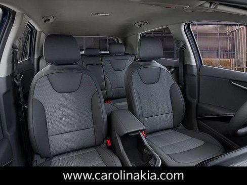 New 2025 Kia Niro EX image 15