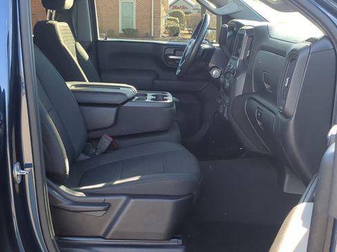 Used 2022 Chevrolet Silverado 2500 Custom w/ Custom Convenience Package image 23