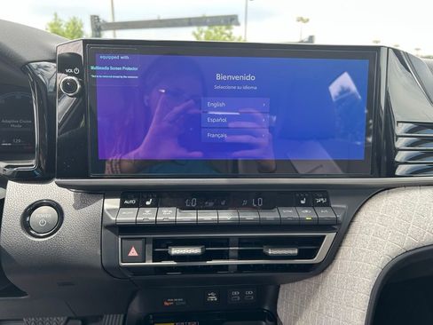 Used 2025 Toyota Camry XLE image 21