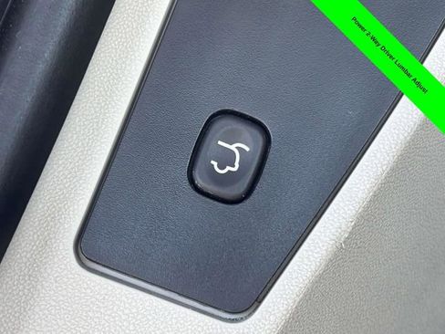 Used 2016 Dodge Grand Caravan SXT w/ Rear Park Assist Package FWD image 36