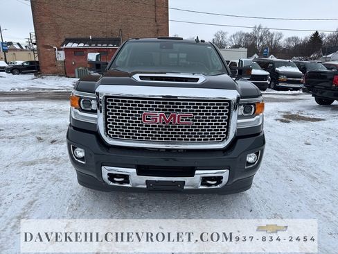 Used 2017 GMC Sierra 2500 Denali w/ Duramax Plus Package image 8