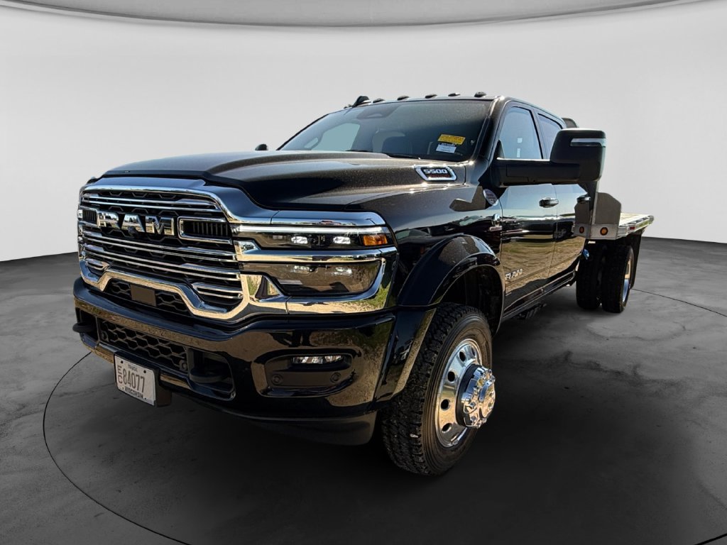 Used 2026 RAM 5500 4x4 Crew Cab w/ Laramie Trim Package image 4